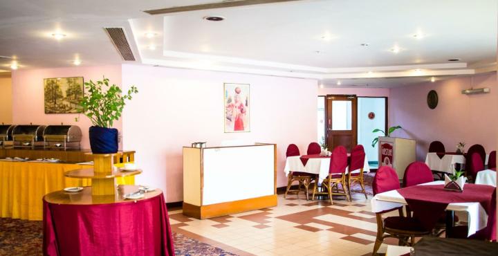 Ramee Guestline Hotel